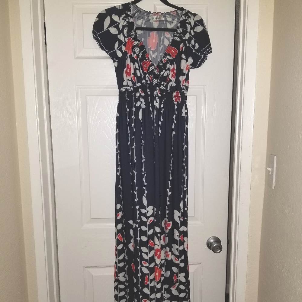Lapogee Maxi Dress